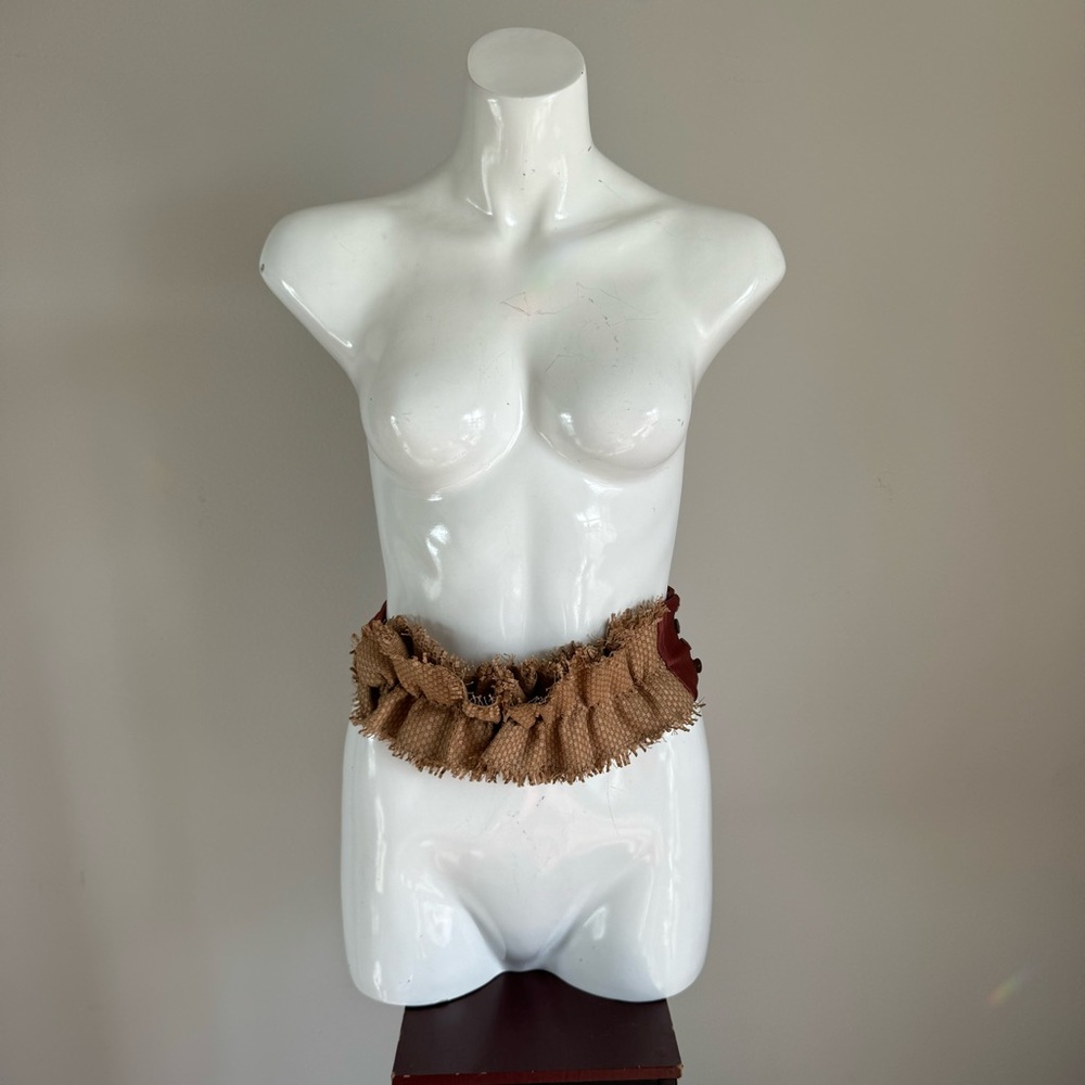Maylé Vásquez designer hand made belt, size M